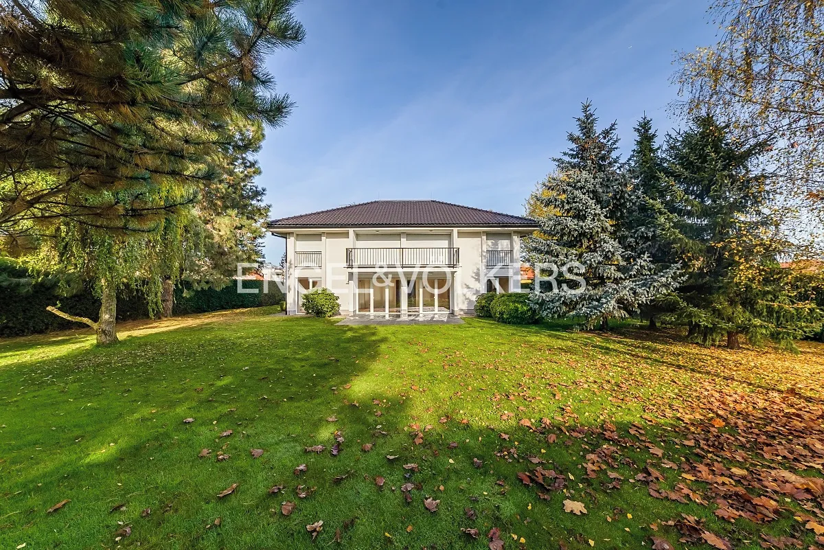 Pronájem bytu 4+kk 175 m²